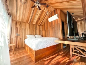 Nordic Garden Wing | 책상, 노트북 작업 공간, 무료 WiFi