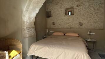 1 habitación, wifi y ropa de cama