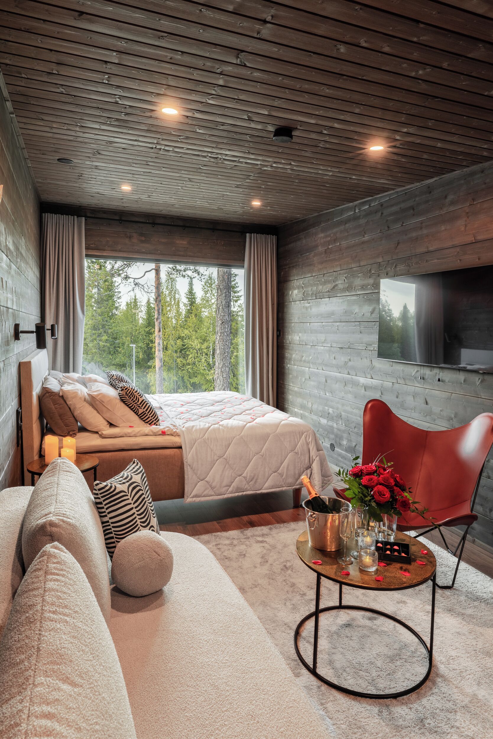 Romantisk alpehytte | Sengetøy av topp kvalitet, safe på rommet og strykejern/-brett