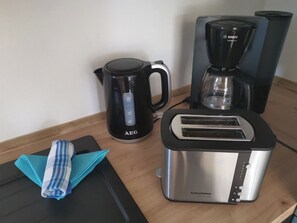Kaffee und/oder Kaffeemaschine