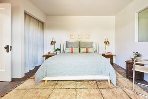 1 Schlafzimmer, Schreibtisch, Bügeleisen/Bügelbrett, Reisekinderbett