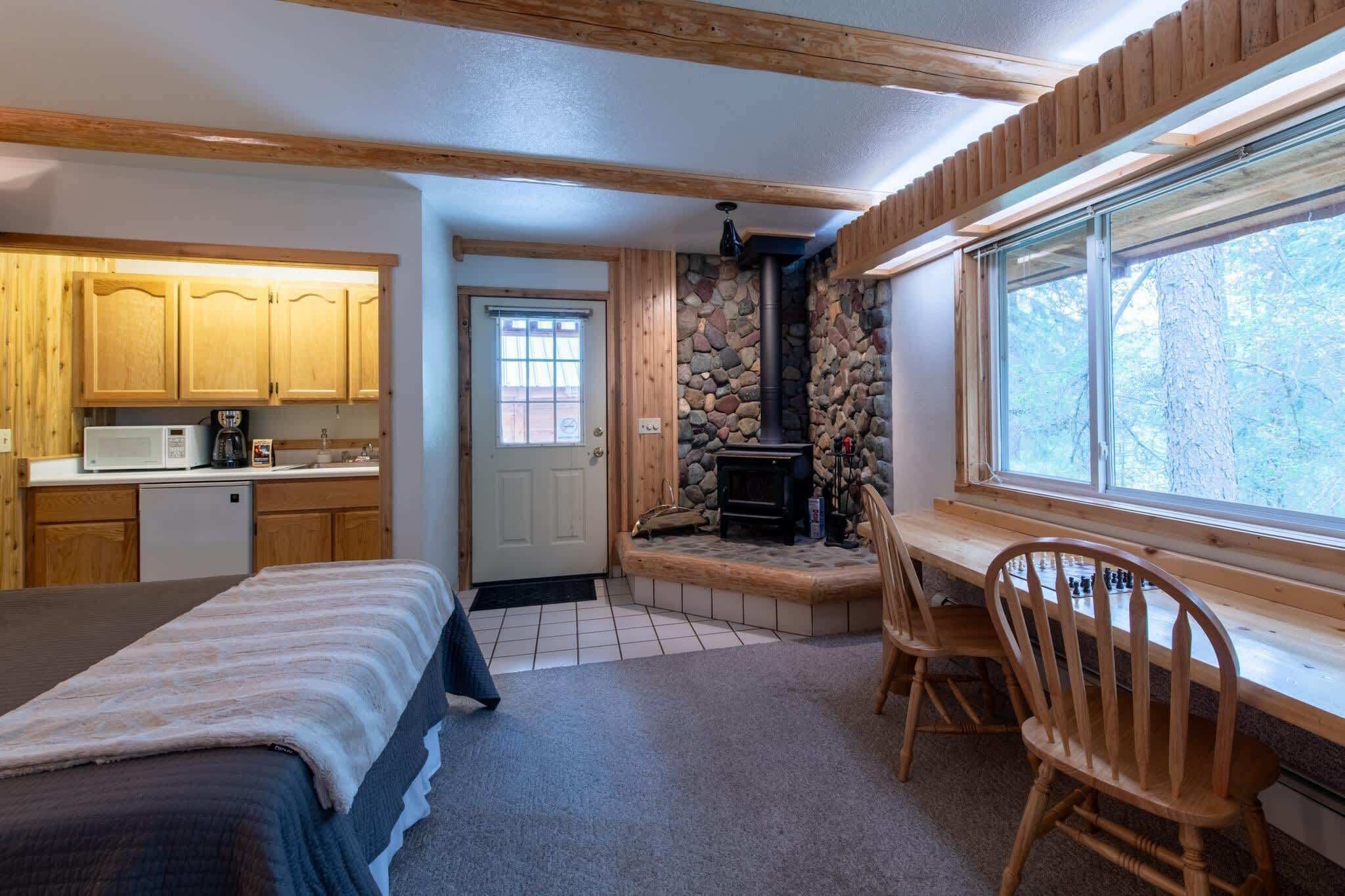 Studio, 2 Queen Beds, Patio, Mountain View (Fishing Cabin in the Woods) | Individually decorated, individually furnished