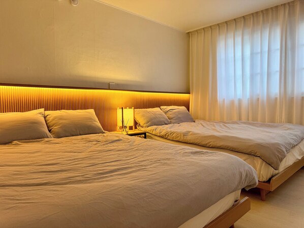 2 bedrooms, iron/ironing board, WiFi, bed sheets