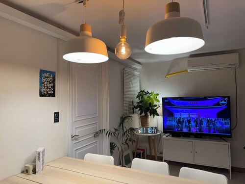 Urban Calm near Itaewon St.｜Free Pickup for Long Stay｜Work & Rest｜2BR, 4 Beds