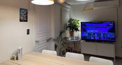 Urban Calm near Itaewon St.|Free Pickup for Long Stay|Work & Rest|2BR, 4 Beds