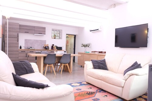 Modern Comfort ★ AC, Pellet Stove & Parking ★ 3 Min from Highway