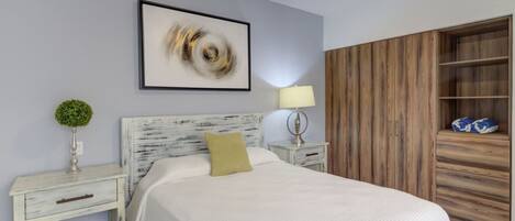 1 bedroom, desk, iron/ironing board, WiFi