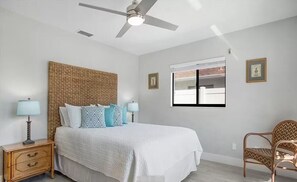 3 bedrooms, iron/ironing board, free WiFi, bed sheets - White Sand Luxury | Walk to Beach | Private Pool & Spa (Naples)