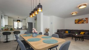 Villa | Private kitchen - Villa With Pool, Jacuzzi, Table Tennis (Vodnjan)