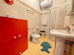 Apartment, 2 Bedrooms, Balcony, City View | Bathroom - Comfortable Beachfront Apartment (Caorle)