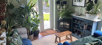 Cosy House in historic market town. Pet friendly with large enclosed garden.