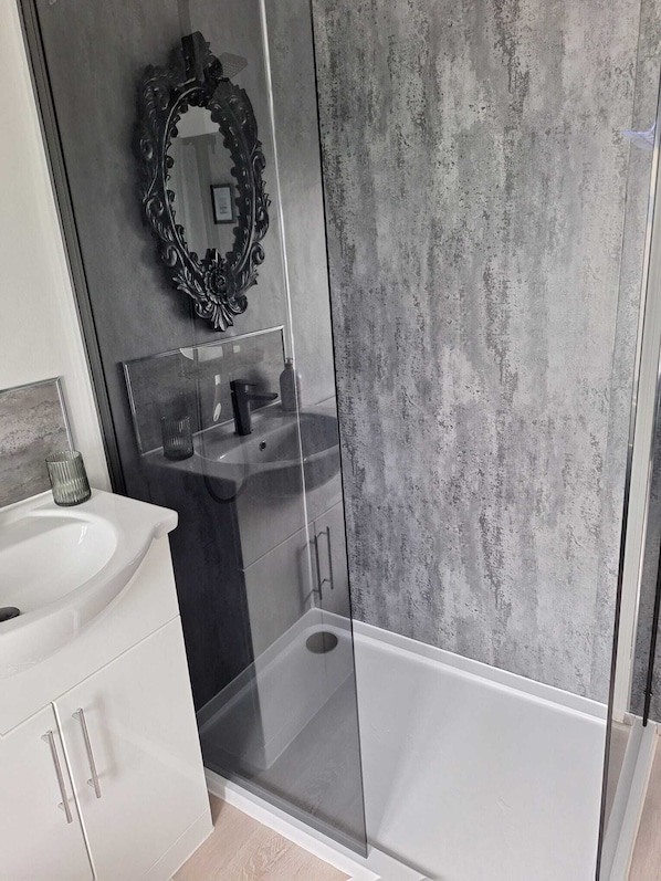 Toallas y papel de baño 