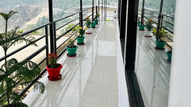 Front of property - Mandakini Valley Resort (Ukhimath)
