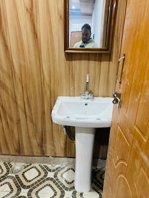 Bathroom - Mandakini Valley Resort (Ukhimath)