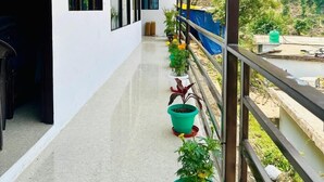 Front of property - Mandakini Valley Resort (Ukhimath)