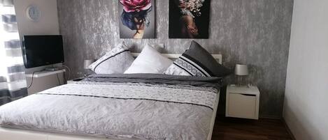 1 室のベッドルーム、WiFi、ベッドシーツ