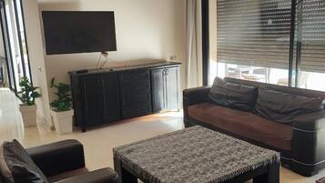 Biệt thự, nhiều phòng ngủ, hút thuốc, hồ bơi riêng | Khu phòng khách