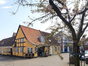 House | Pemandangan dari hartanah