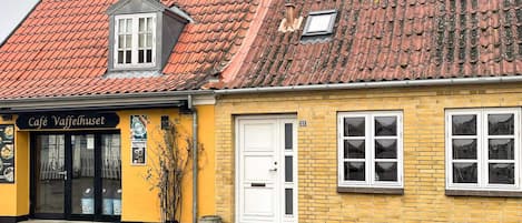 House | Exterior detail