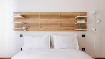 2 bedrooms, desk, iron/ironing board, travel crib