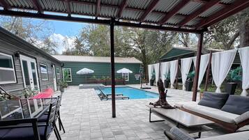 Outdoor pool, a heated pool