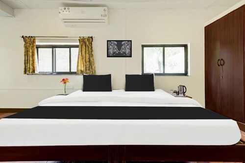 Spacious Comfort Stays Near Candolim Beach
