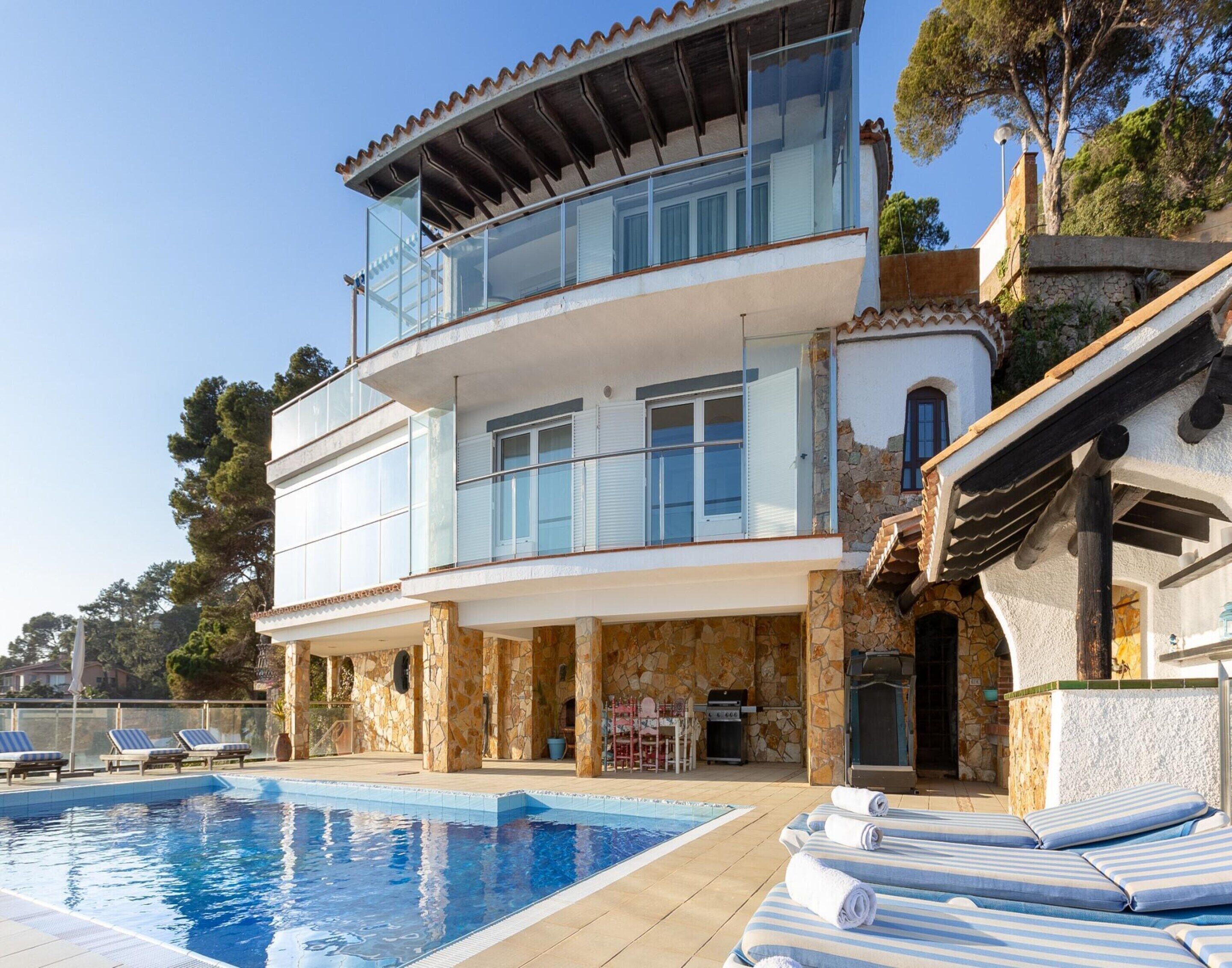 Villa | Exterior