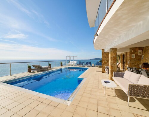 Villa in Cala Canyelles With Sea Views & Pool