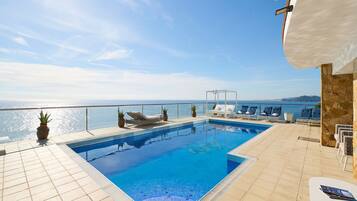 Villa | Pool | Indoor pool, outdoor pool