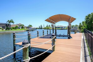 Marina - Waterfront Haven | Pet Friendly | Heated Pool | Dock (Cape Coral)