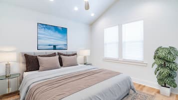 3 bedrooms, iron/ironing board, free WiFi, bed sheets