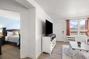 1 Schlafzimmer, Reisekinderbett, WLAN, Bettwäsche