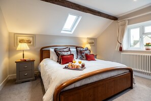 2 dormitorios, escritorio, tabla de planchar con plancha y wifi