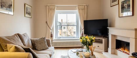 Televisie en een open haard