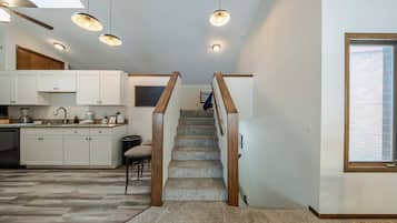 Townhome, Multiple Beds, Patio, Mountain View (Glacier Vista Golf Getaway) | Interior