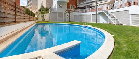 Apartment | Pool | Outdoor pool