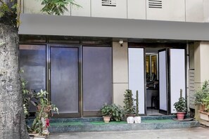 บ้านพัก | ฝ่ายต้อนรับ
