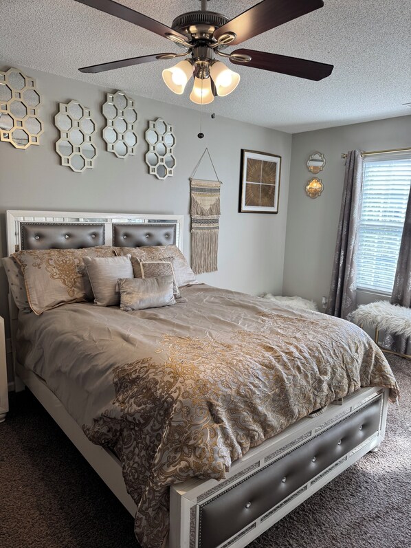 2 bedrooms, iron/ironing board, WiFi, bed sheets