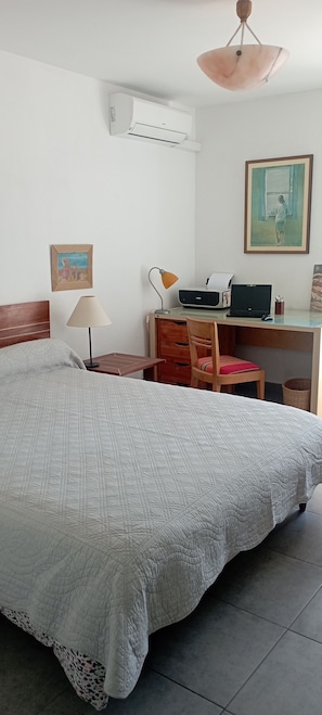 2 bedrooms, desk, iron/ironing board, travel crib