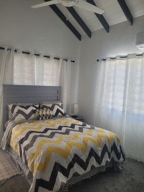 2 habitaciones, tabla de planchar con plancha, wifi y ropa de cama 