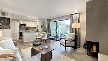 Smart TV, fireplace, stereo
