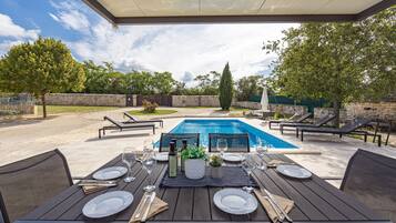 Villa | Pool | Indoor pool, outdoor pool