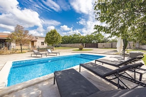 Villa | Pool | Indoor pool, outdoor pool - Villa With Pool in Stancia San Antonio (Vodnjan)