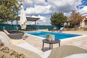 Villa | Pool | Indoor pool, outdoor pool - Villa With Pool in Stancia San Antonio (Vodnjan)