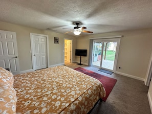 4 habitaciones, escritorio, tabla de planchar con plancha y wifi gratis 