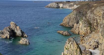 Gite Camélias, 3 étoiles, à 700m de plage, 2km Portsall et Lampaul Ploudalmezeau