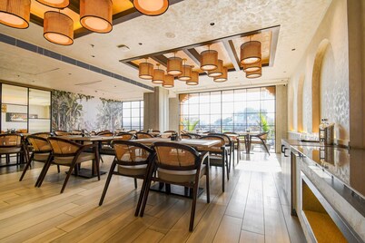 Deluxe Double Stays Near Paridh Crossing