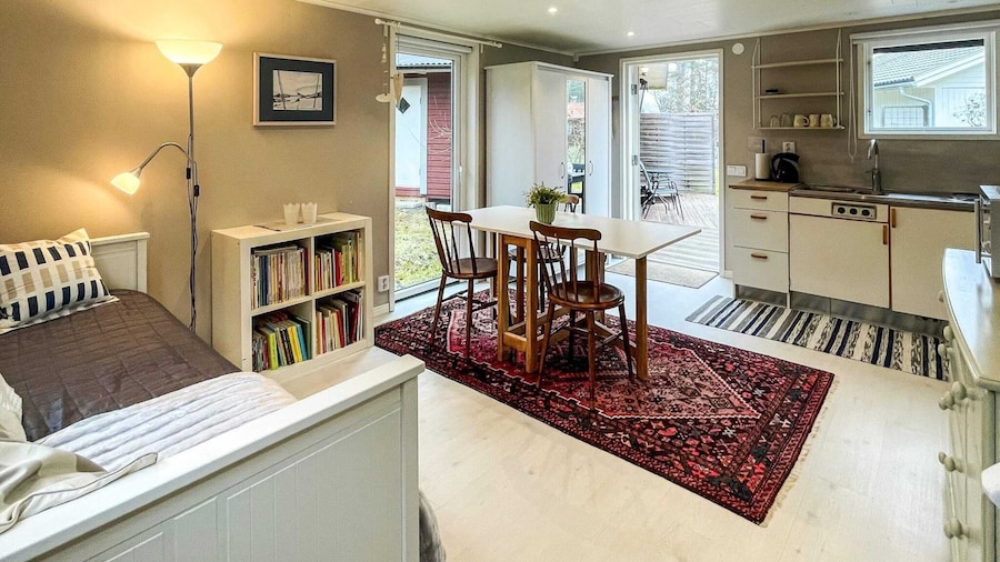 6 Person Holiday Home in Monsteras