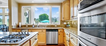 Desert Greens: Golf Course Views, Heated Pool, BBQ