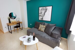 Laptop workspace, blackout curtains, iron/ironing board, free WiFi - Old Town Hall Suites and Apartments (Athens)